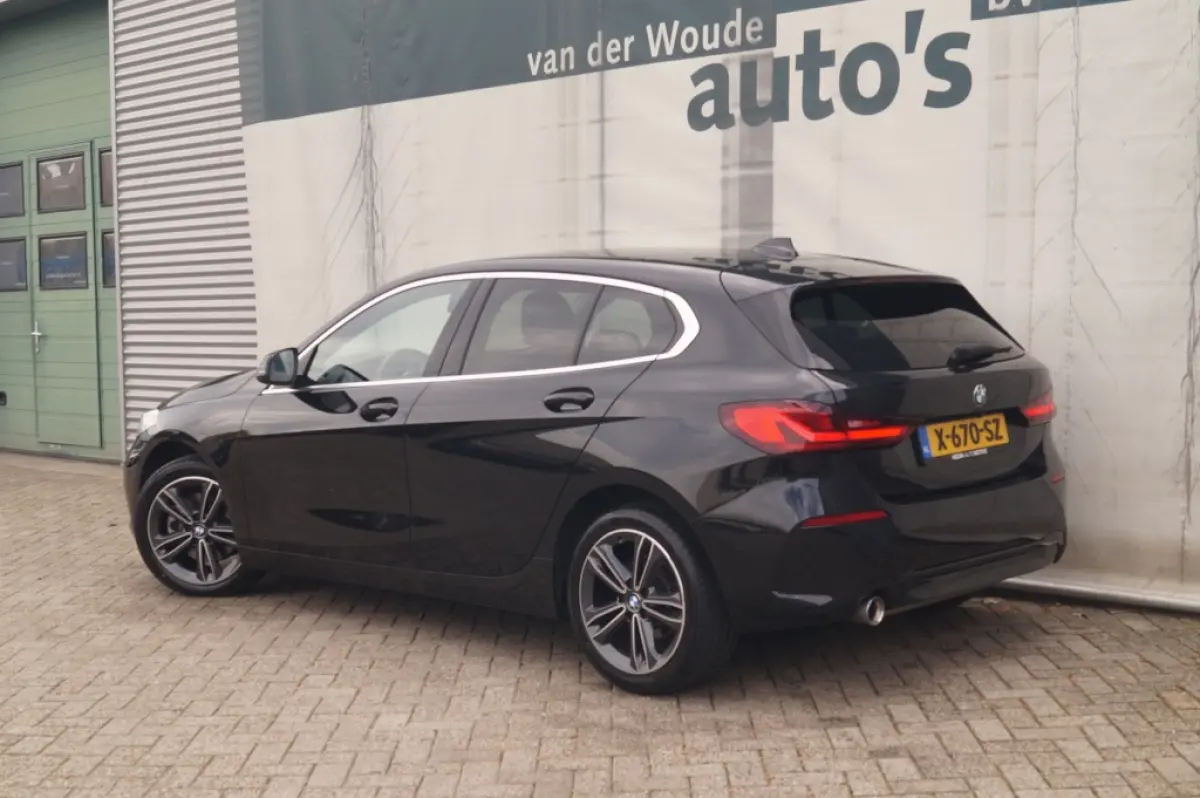 118i 136pk Automaat Sportline -NAVI-ECC-CAM-PDC-