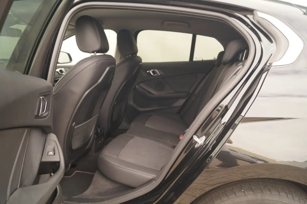 118i 136pk Automaat Sportline -NAVI-ECC-CAM-PDC-