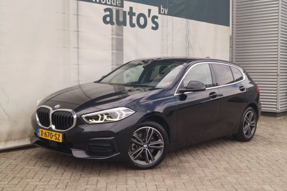 118i 136pk Automaat Sportline -NAVI-ECC-CAM-PDC-
