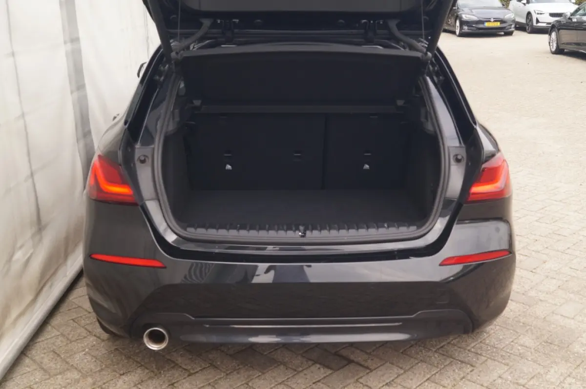 118i 136pk Automaat Sportline -NAVI-ECC-CAM-PDC-