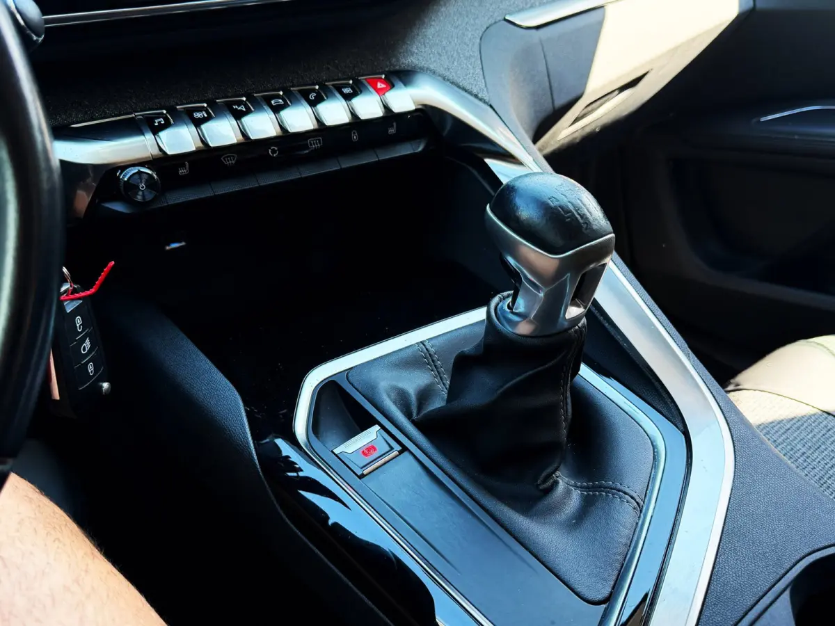 1.2 PureTech GT-Line 7 pers Carplay_Trekh_Navi_Leder