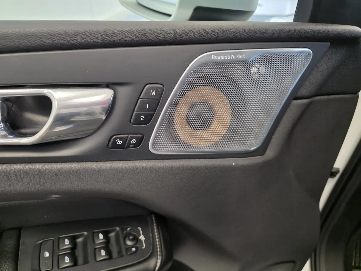2.0 T8 Twin Engine SOH 84% Inscription Schuif/kanteldak Trekhaak Bowers & Wilkins