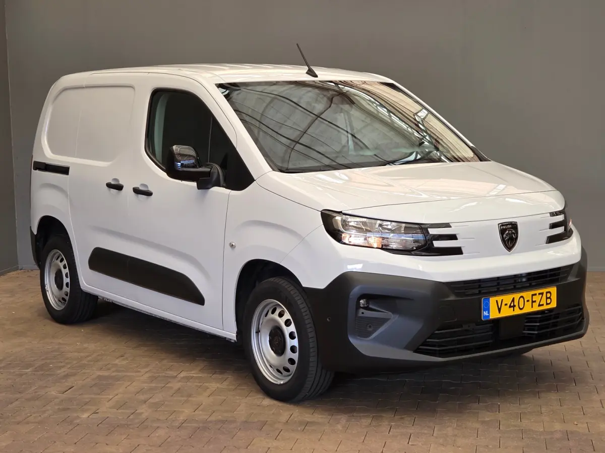 1.5 BlueHDi 130 EAT8 S&S L1 | 2 zitplaatsen rechtsvoor | Achteruitrijcamera | Airco