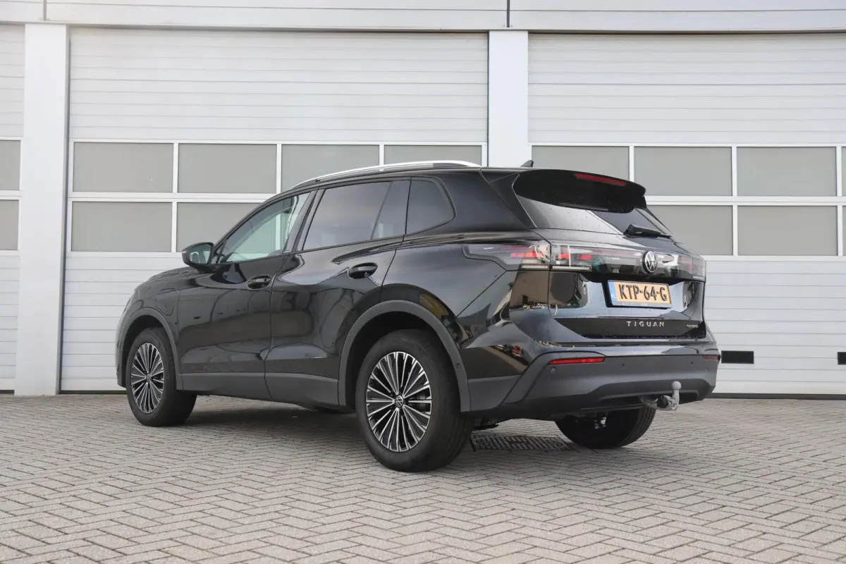 1.5 eHybrid 204pk Life | Trekhaak | 360 Graden Camera | 18" Velgen | Stoelverwarming | Stuurverwarming