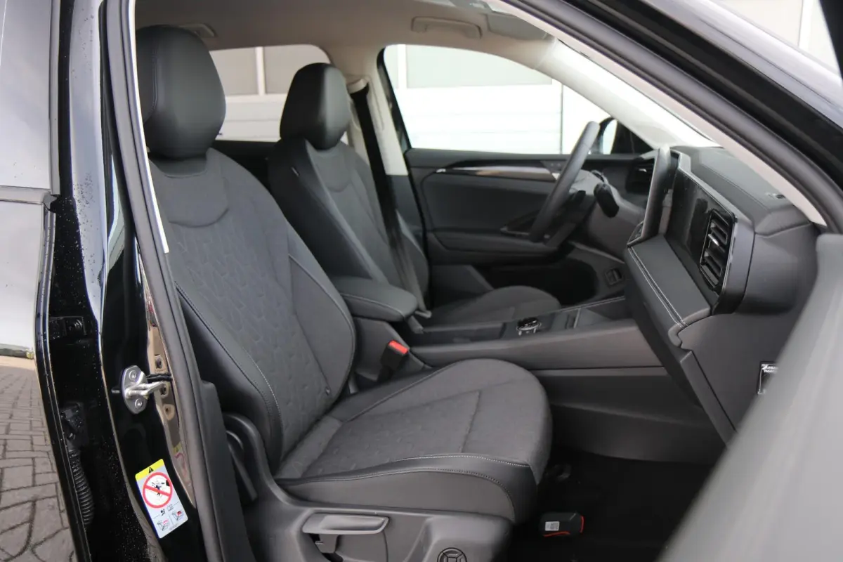 1.5 eHybrid 204pk Life | Trekhaak | 360 Graden Camera | 18" Velgen | Stoelverwarming | Stuurverwarming