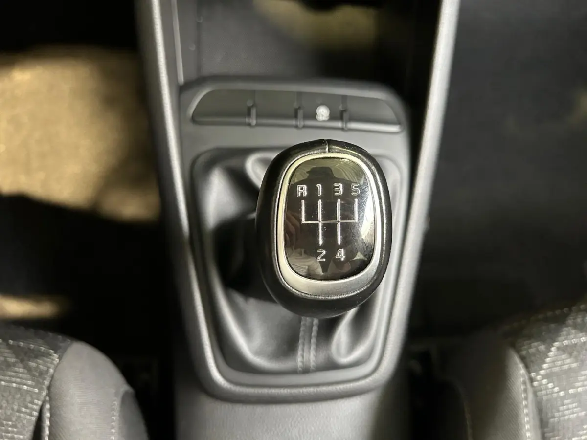 1.0 TGDI ComfortPlusLine Navigator | Orginele Kilometerstand ! | Trekhaak Afneembaar 7- Polig | Apple Carplay / Android Auto | Navigatiesysteem | Parkeersensoren + Camera Achter | Airconditi