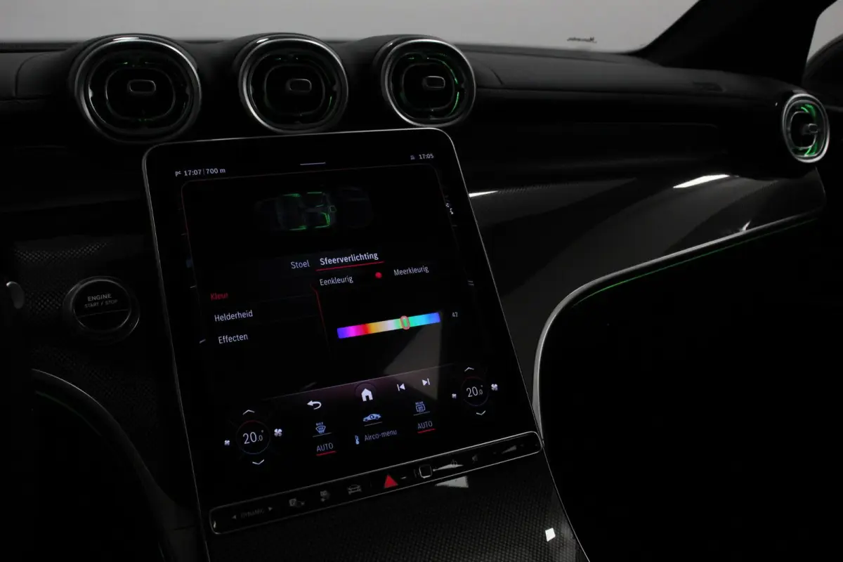 400e 4MATIC AMG Line PHEV  Navigatie Panorama dak Lederen bekleding Camera Electrisch bedienbare achterklep Trekhaak Adaptive cruise control