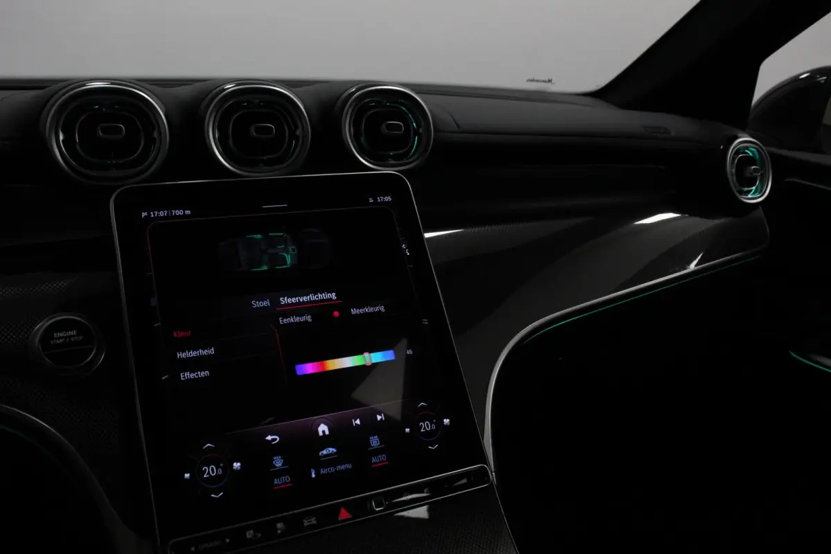 400e 4MATIC AMG Line PHEV  Navigatie Panorama dak Lederen bekleding Camera Electrisch bedienbare achterklep Trekhaak Adaptive cruise control