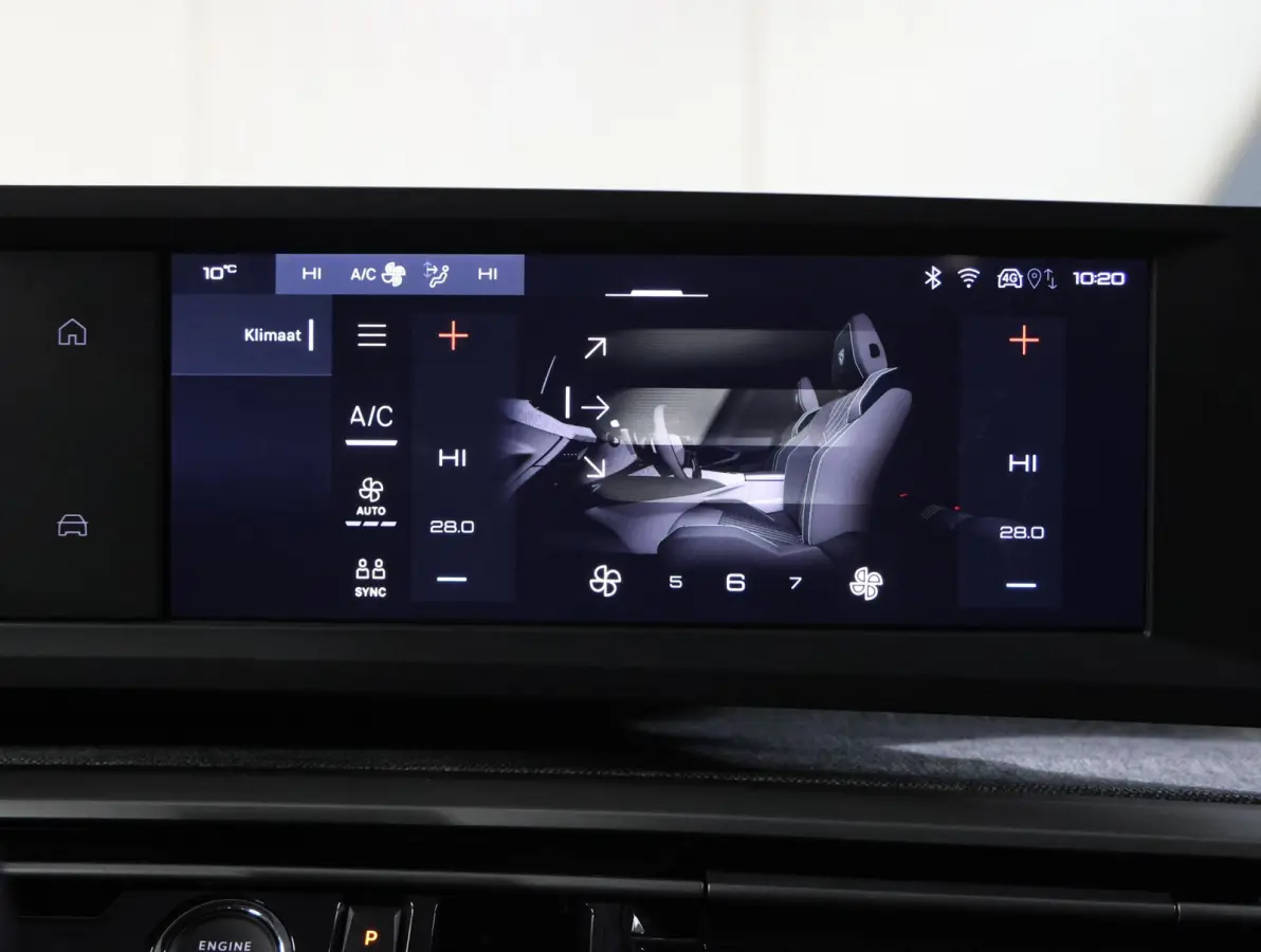 1.2 Hybrid 145 PK Allure | 1ste eigenaar | AUTOMAAT | Navigatie via AppleCarPlay/AndroidAuto | Cruise Control | Camera | Keyless | Isofix | Privacy Glass | Parkeersensoren |