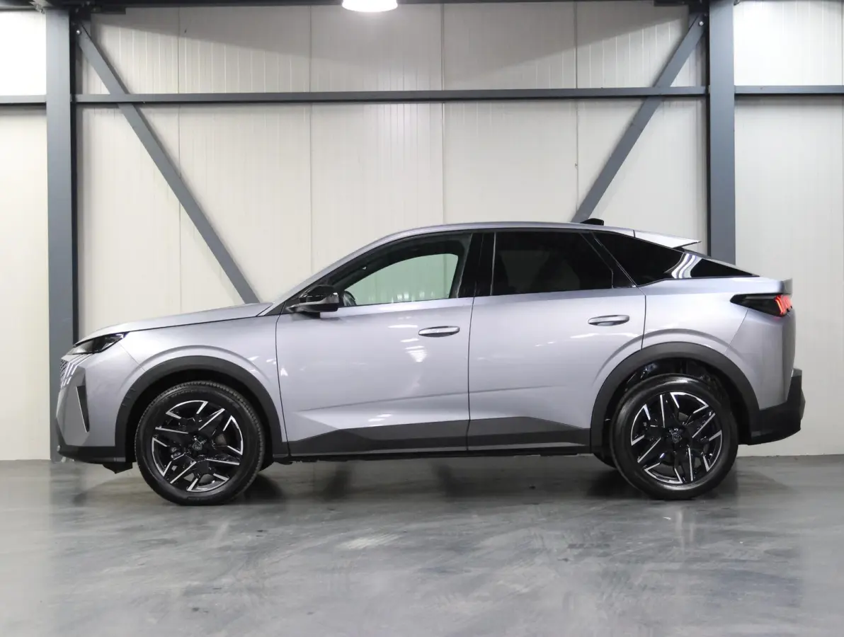 1.2 Hybrid 145 PK Allure | 1ste eigenaar | AUTOMAAT | Navigatie via AppleCarPlay/AndroidAuto | Cruise Control | Camera | Keyless | Isofix | Privacy Glass | Parkeersensoren |