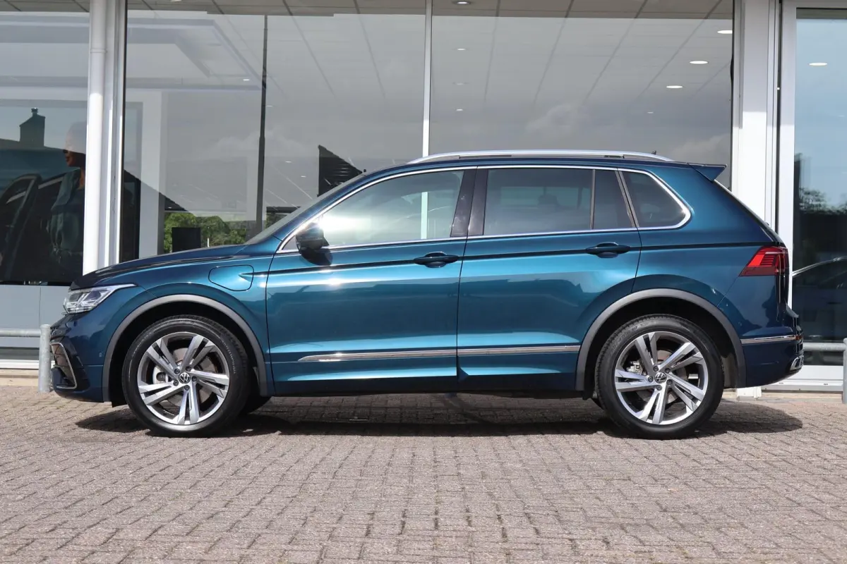1.4 TSI eHybrid 245pk R-Line Business | SoH 100% | Trekhaak | Panoramadak | Head-up | 360 Camera