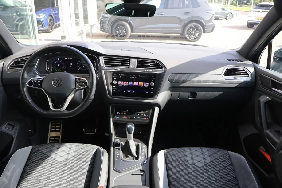 1.4 TSI eHybrid 245pk R-Line Business | SoH 100% | Trekhaak | Panoramadak | Head-up | 360 Camera