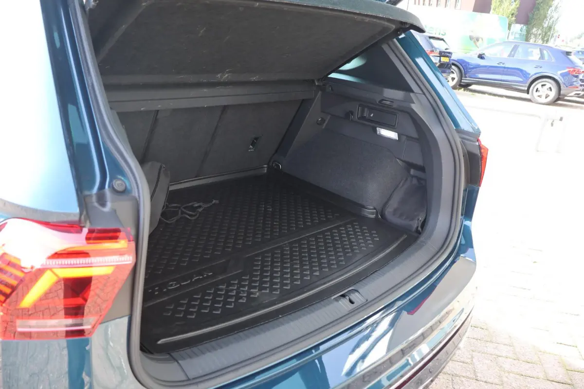 1.4 TSI eHybrid 245pk R-Line Business | SoH 100% | Trekhaak | Panoramadak | Head-up | 360 Camera