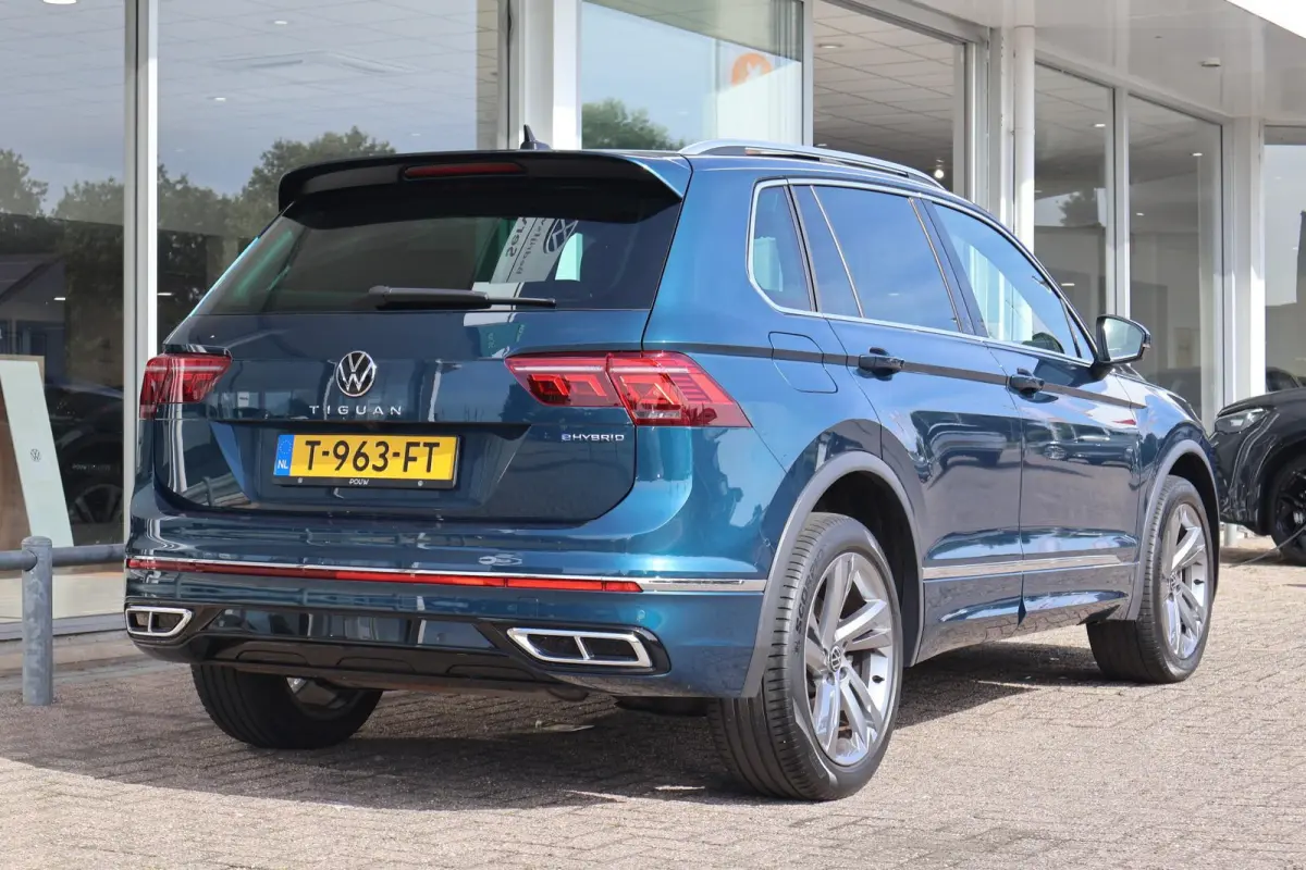 1.4 TSI eHybrid 245pk R-Line Business | SoH 100% | Trekhaak | Panoramadak | Head-up | 360 Camera
