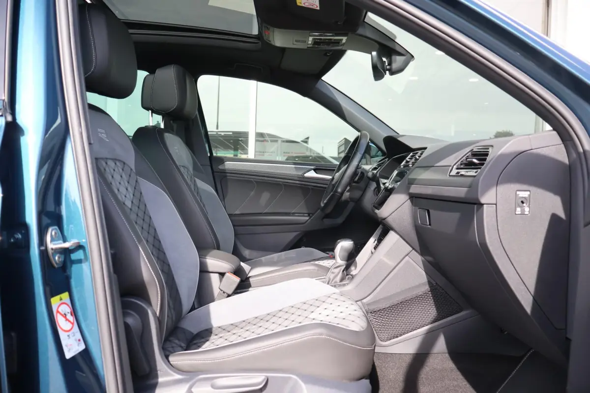 1.4 TSI eHybrid 245pk R-Line Business | SoH 100% | Trekhaak | Panoramadak | Head-up | 360 Camera