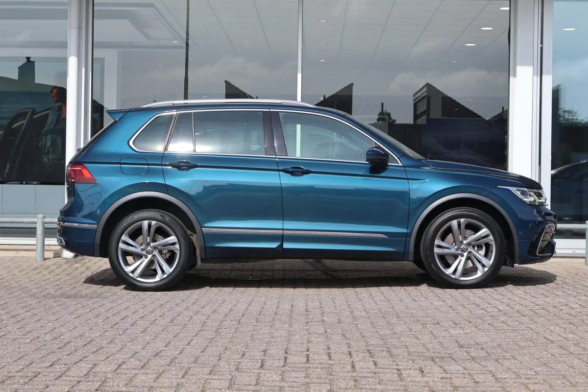 1.4 TSI eHybrid 245pk R-Line Business | SoH 100% | Trekhaak | Panoramadak | Head-up | 360 Camera