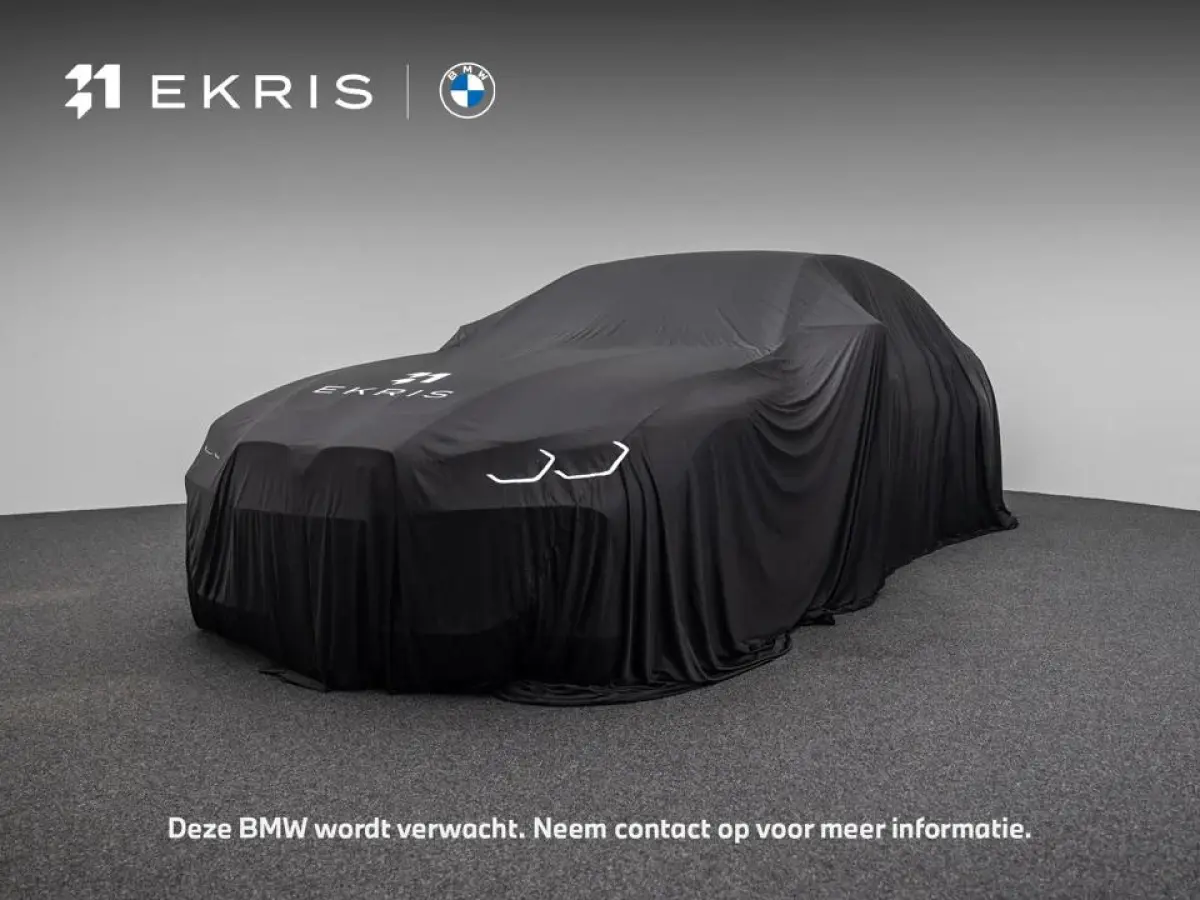 xDrive30 67 kWh M Sportpakket | Trekhaak | Panoramadak | Driving Assistant Plus | Parking Assistant Plus | Head-Up Display | Stoelverwarming