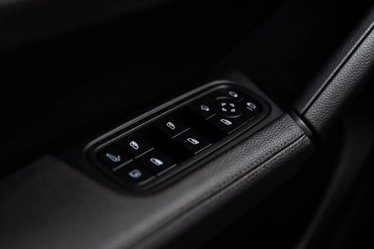 3.0 E-Hybrid | PASM | Soft-Close | Panorama | Chrono | 18-Weg | 360 | HUD | BOSE |