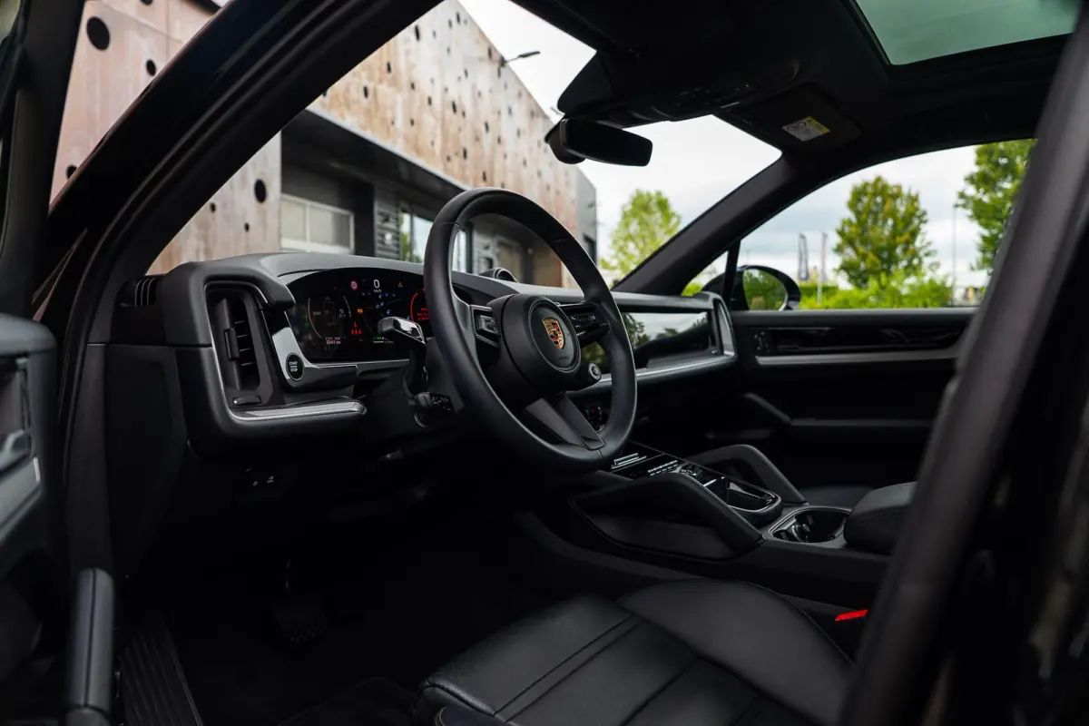 3.0 E-Hybrid | PASM | Soft-Close | Panorama | Chrono | 18-Weg | 360 | HUD | BOSE |