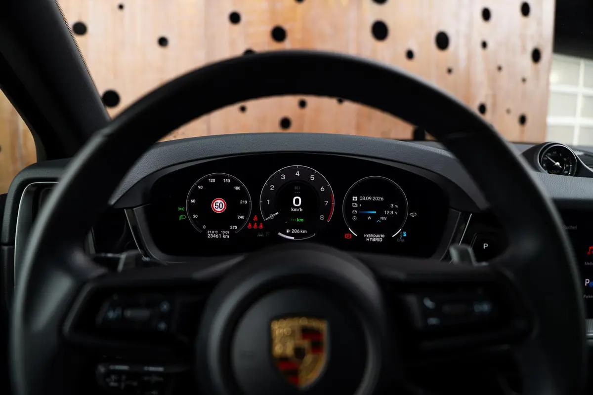 3.0 E-Hybrid | PASM | Soft-Close | Panorama | Chrono | 18-Weg | 360 | HUD | BOSE |