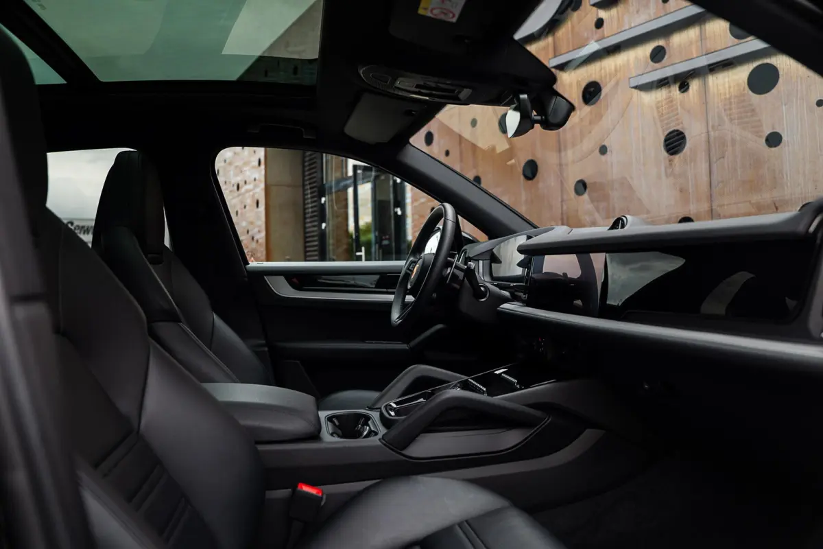 3.0 E-Hybrid | PASM | Soft-Close | Panorama | Chrono | 18-Weg | 360 | HUD | BOSE |