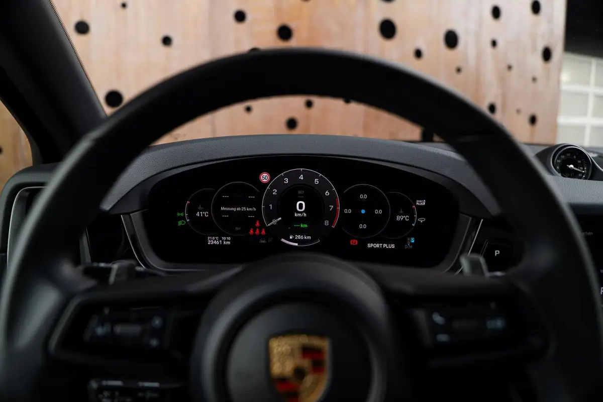 3.0 E-Hybrid | PASM | Soft-Close | Panorama | Chrono | 18-Weg | 360 | HUD | BOSE |