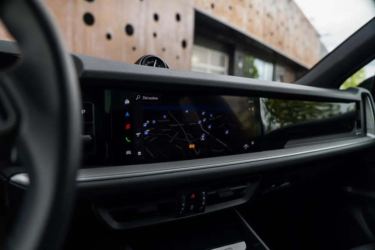 3.0 E-Hybrid | PASM | Soft-Close | Panorama | Chrono | 18-Weg | 360 | HUD | BOSE |