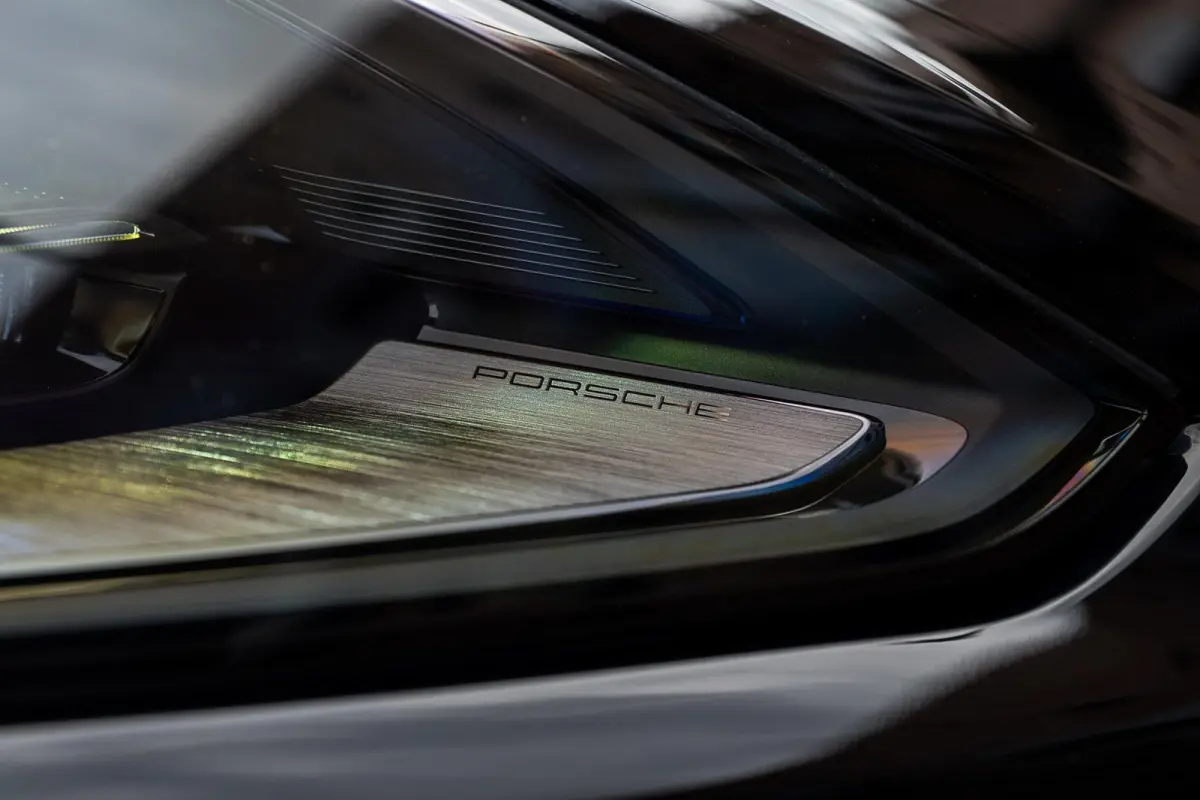 3.0 E-Hybrid | PASM | Soft-Close | Panorama | Chrono | 18-Weg | 360 | HUD | BOSE |
