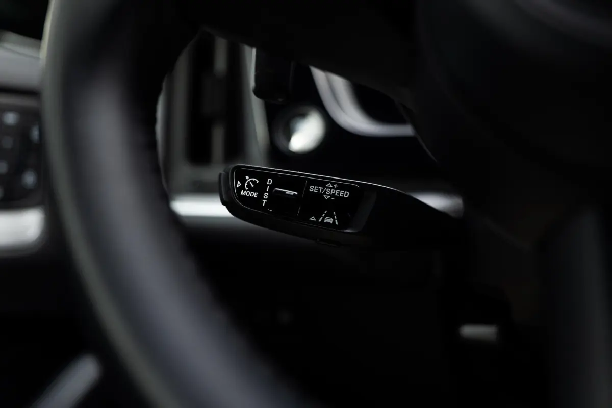 3.0 E-Hybrid | PASM | Soft-Close | Panorama | Chrono | 18-Weg | 360 | HUD | BOSE |