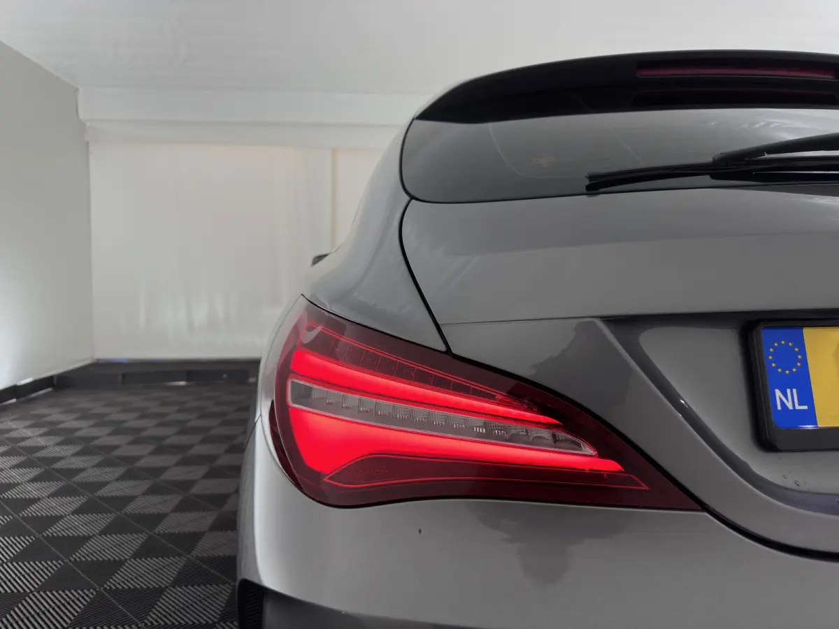 180 AMG-Styling Business Solution Aut. *LEATHER-MICROFIBRE | FULL-LED | HEATED-SPORTSEATS | AMBIENTLIGHT | NAVI-FULLMAP | CAMERA | PRIVACY-GLASS | DYNAMIC-SELECT | SHIFTPADDLES | 18''ALU*