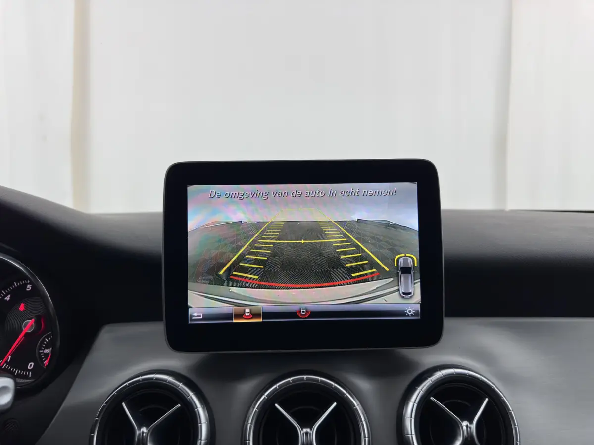 180 AMG-Styling Business Solution Aut. *LEATHER-MICROFIBRE | FULL-LED | HEATED-SPORTSEATS | AMBIENTLIGHT | NAVI-FULLMAP | CAMERA | PRIVACY-GLASS | DYNAMIC-SELECT | SHIFTPADDLES | 18''ALU*