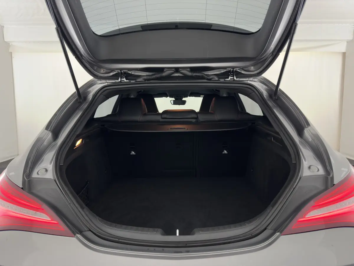 180 AMG-Styling Business Solution Aut. *LEATHER-MICROFIBRE | FULL-LED | HEATED-SPORTSEATS | AMBIENTLIGHT | NAVI-FULLMAP | CAMERA | PRIVACY-GLASS | DYNAMIC-SELECT | SHIFTPADDLES | 18''ALU*