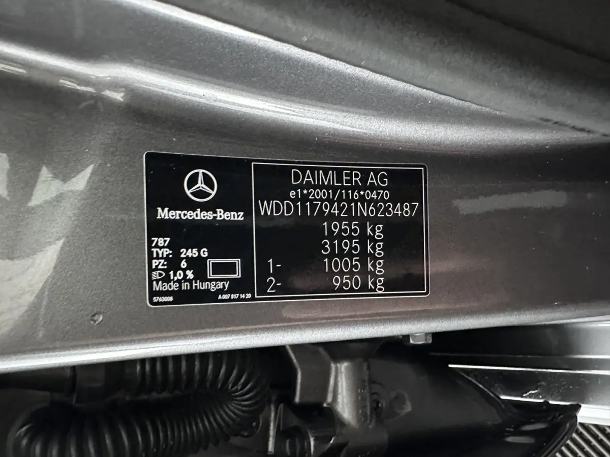 180 AMG-Styling Business Solution Aut. *LEATHER-MICROFIBRE | FULL-LED | HEATED-SPORTSEATS | AMBIENTLIGHT | NAVI-FULLMAP | CAMERA | PRIVACY-GLASS | DYNAMIC-SELECT | SHIFTPADDLES | 18''ALU*