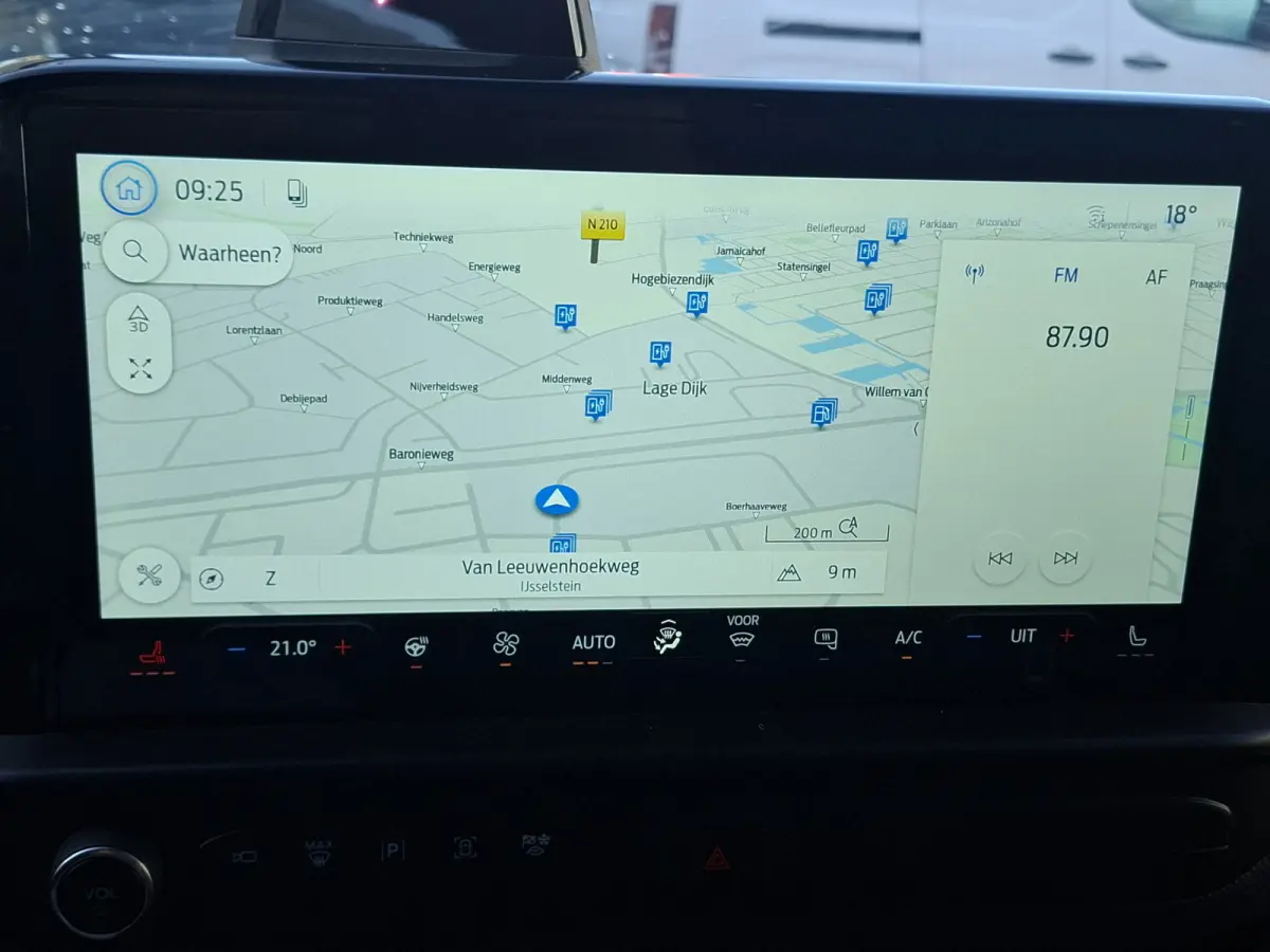 Cust. 340 L2H1 Limited 71 kWh | Navigatie/Android/Apple Carplay | LM Velgen 17" | Verwarmde Voorstoelen/Stuur/Voorruit | PDC Voor en Achter + Achteruitrijcamera | Cruise Control | Airco |