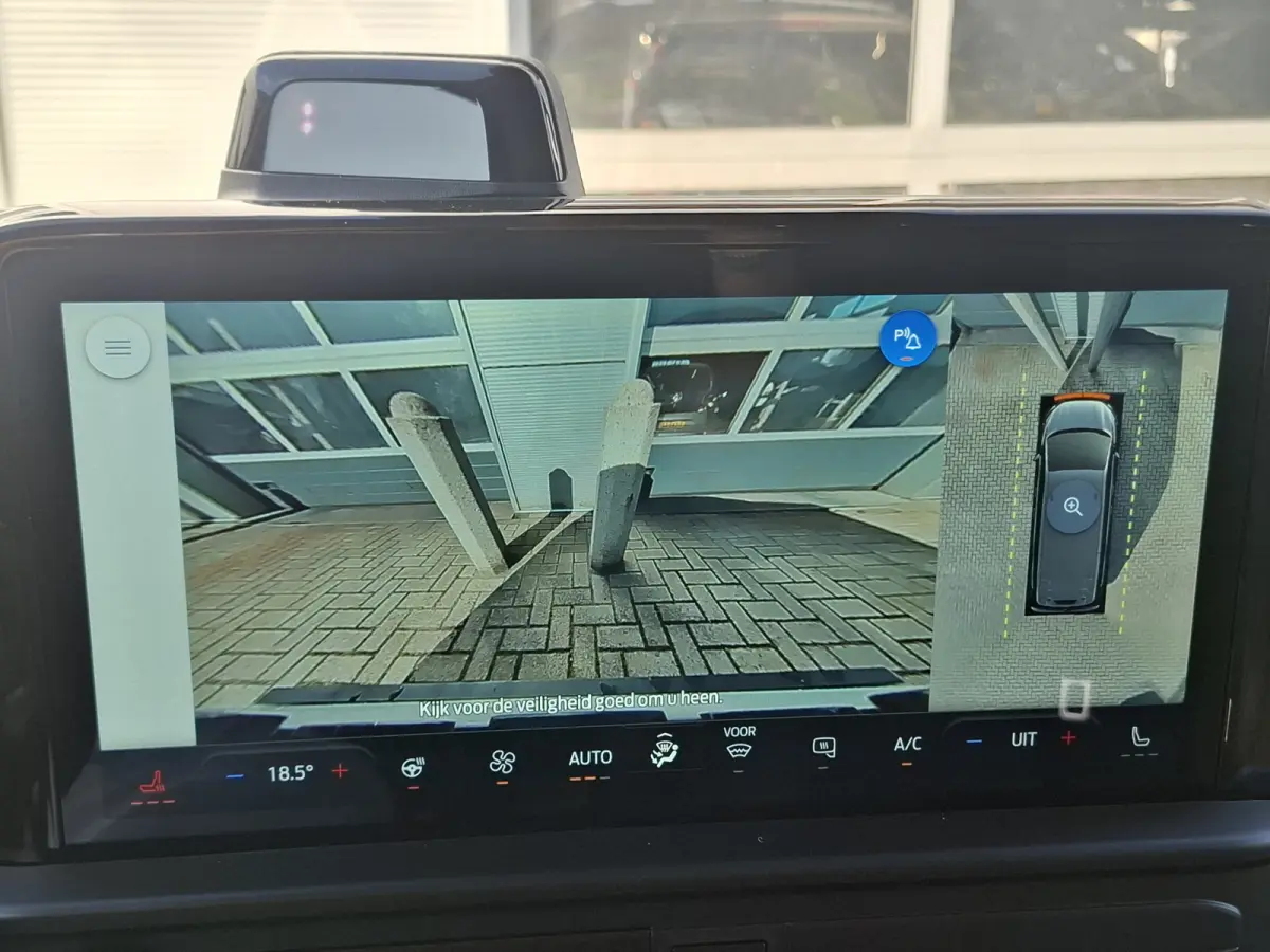 Cust. 340 L2H1 Limited 71 kWh | Navigatie/Android/Apple Carplay | LM Velgen 17" | Verwarmde Voorstoelen/Stuur/Voorruit | PDC Voor en Achter + Achteruitrijcamera | Cruise Control | Airco |