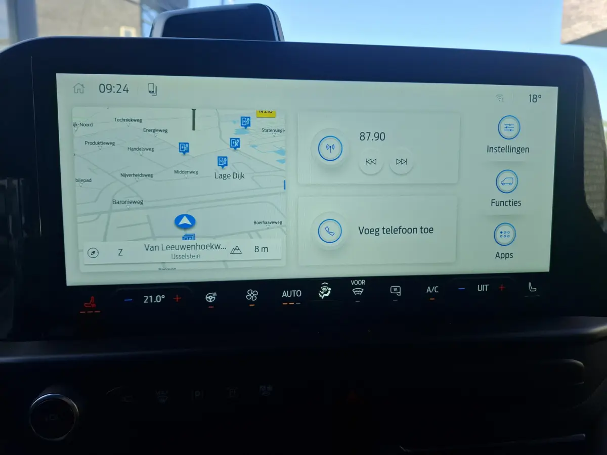 Cust. 340 L2H1 Limited 71 kWh | Navigatie/Android/Apple Carplay | LM Velgen 17" | Verwarmde Voorstoelen/Stuur/Voorruit | PDC Voor en Achter + Achteruitrijcamera | Cruise Control | Airco |