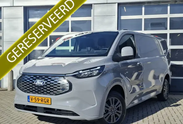 Cust. 340 L2H1 Limited 71 kWh | Navigatie/Android/Apple Carplay | LM Velgen 17" | Verwarmde Voorstoelen/Stuur/Voorruit | PDC Voor en Achter + Achteruitrijcamera | Cruise Control | Airco |