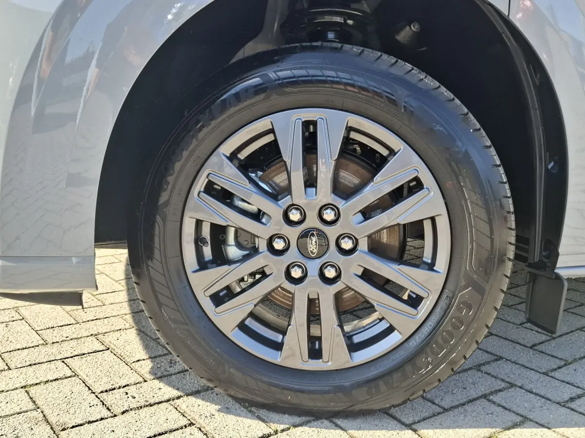 Cust. 340 L2H1 Limited 71 kWh | Navigatie/Android/Apple Carplay | LM Velgen 17" | Verwarmde Voorstoelen/Stuur/Voorruit | PDC Voor en Achter + Achteruitrijcamera | Cruise Control | Airco |