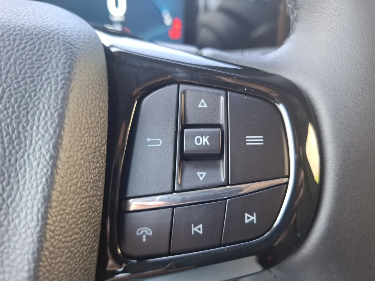 Cust. 340 L2H1 Limited 71 kWh | Navigatie/Android/Apple Carplay | LM Velgen 17" | Verwarmde Voorstoelen/Stuur/Voorruit | PDC Voor en Achter + Achteruitrijcamera | Cruise Control | Airco |
