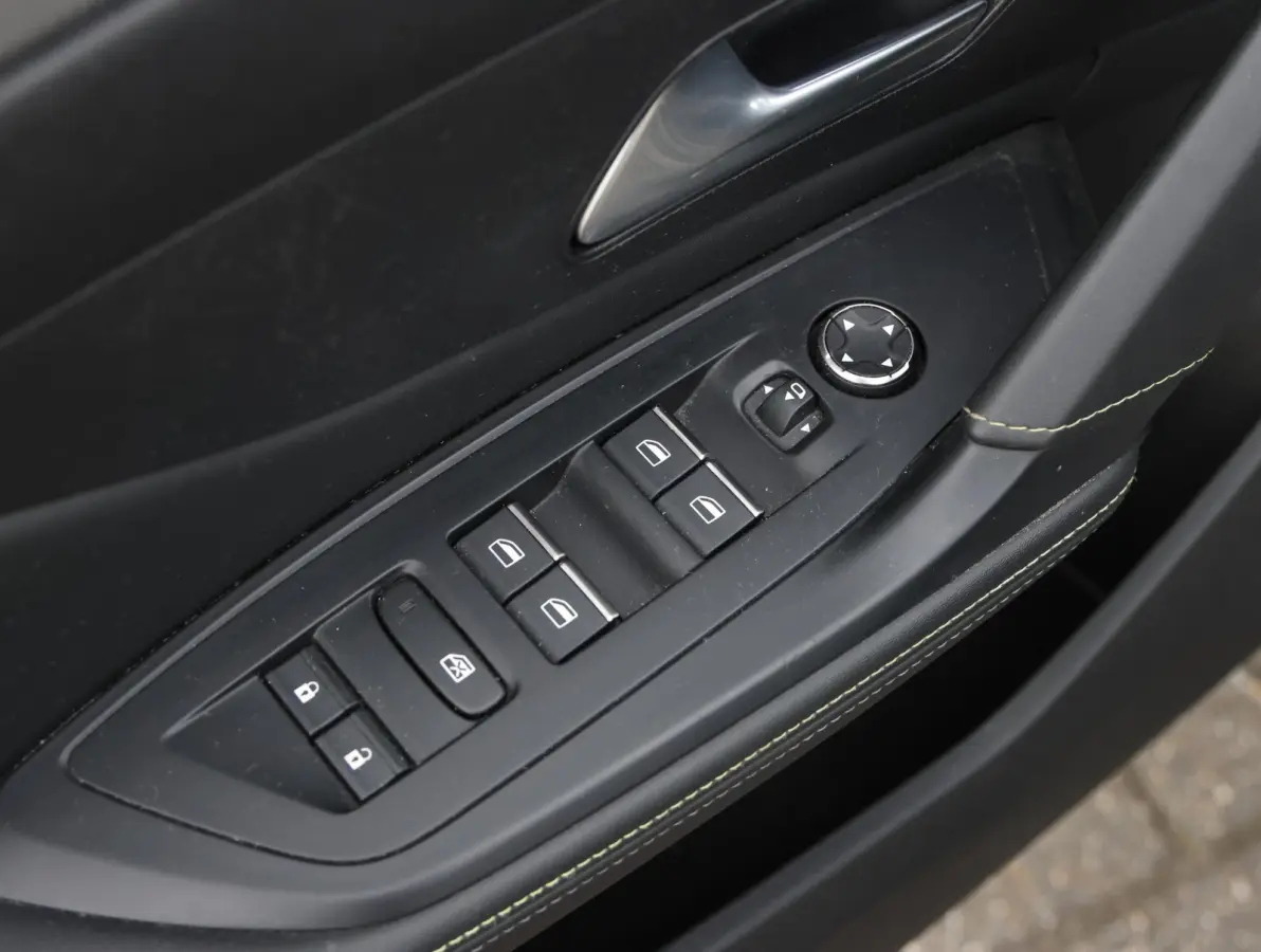 1.6 HYbrid 180 GT Pack Business