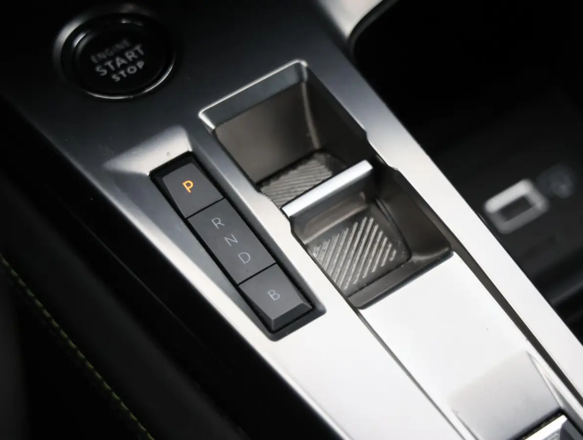 1.6 HYbrid 180 GT Pack Business