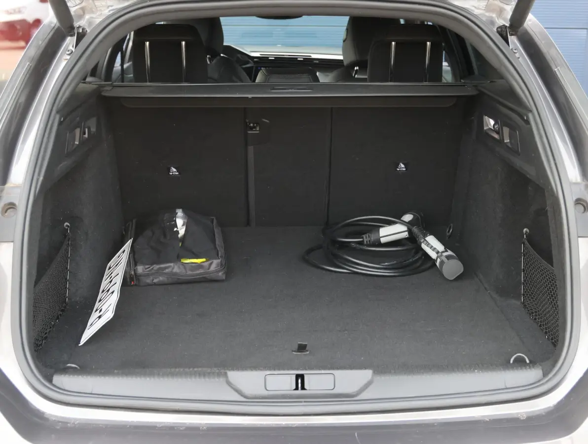 1.6 HYbrid 180 GT Pack Business
