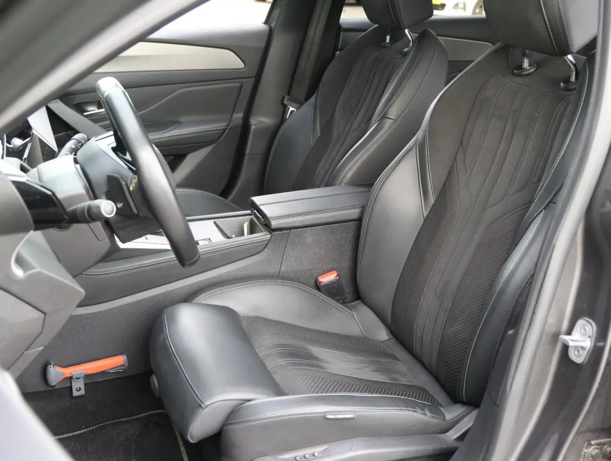 1.6 HYbrid 180 GT Pack Business