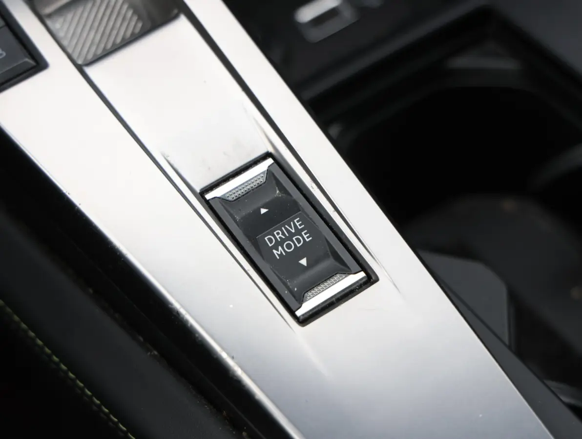 1.6 HYbrid 180 GT Pack Business