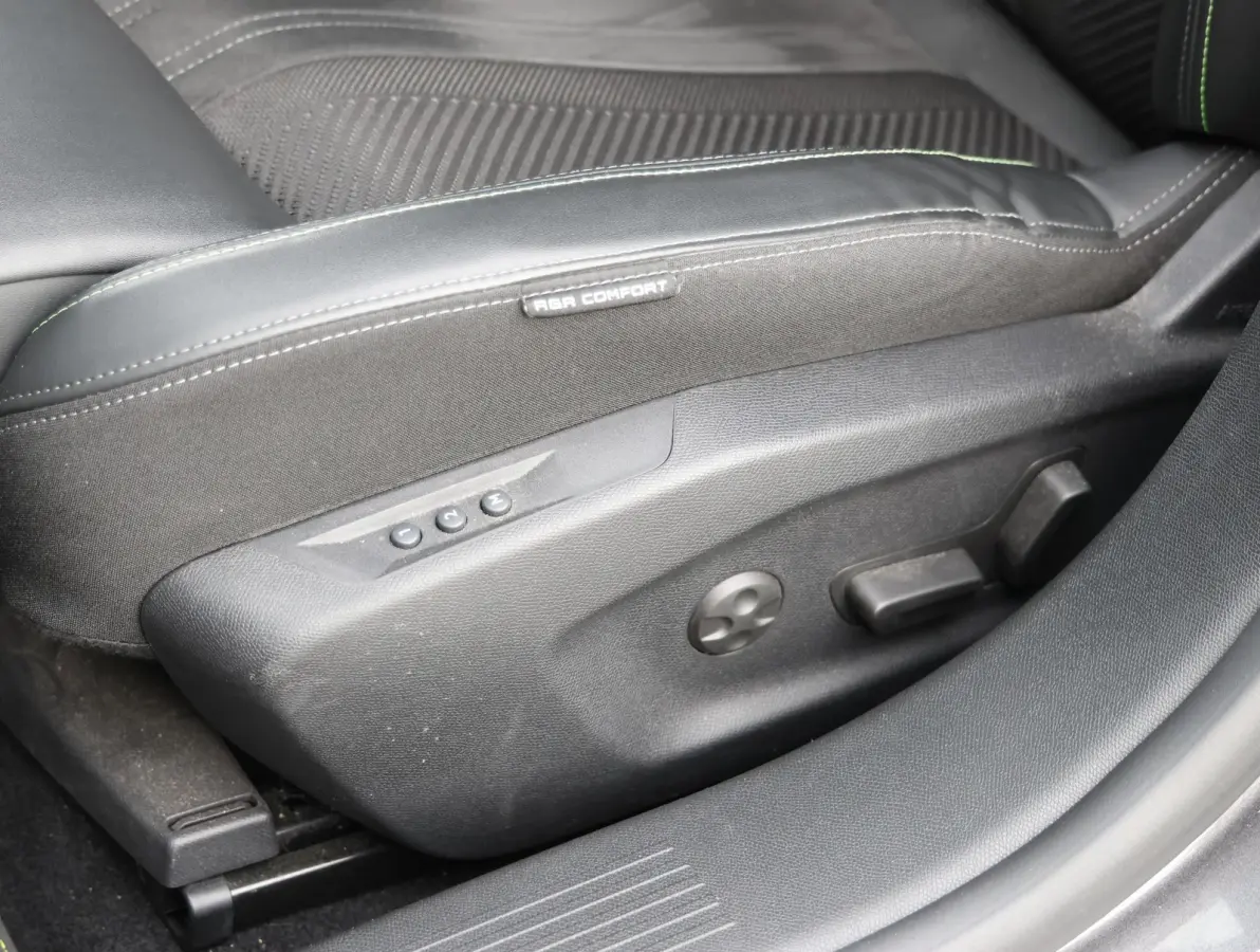 1.6 HYbrid 180 GT Pack Business
