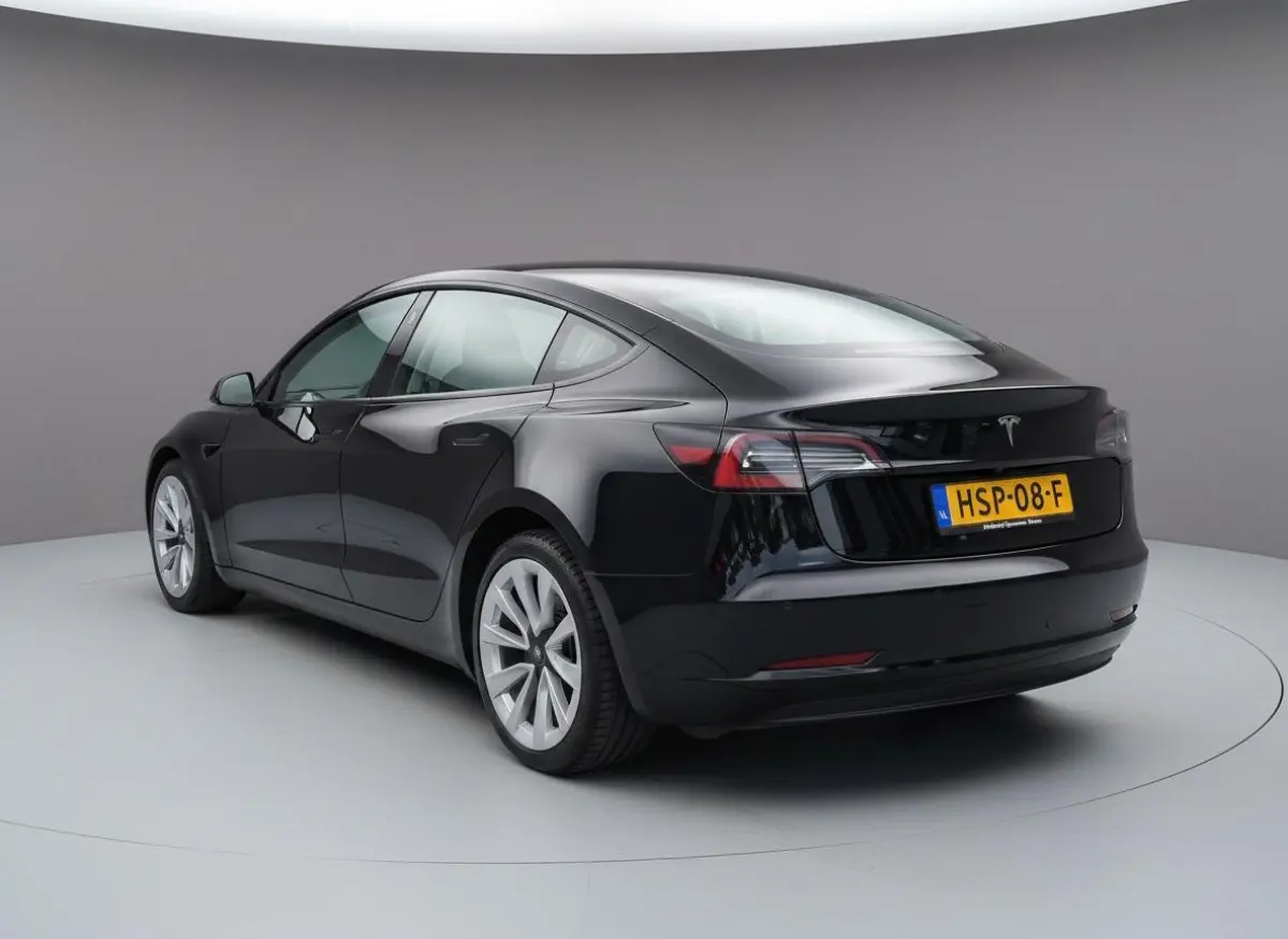 Standard RWD Plus 60kWh SOH 92,1% | Leder | Panoramadak | Climate control | Memory