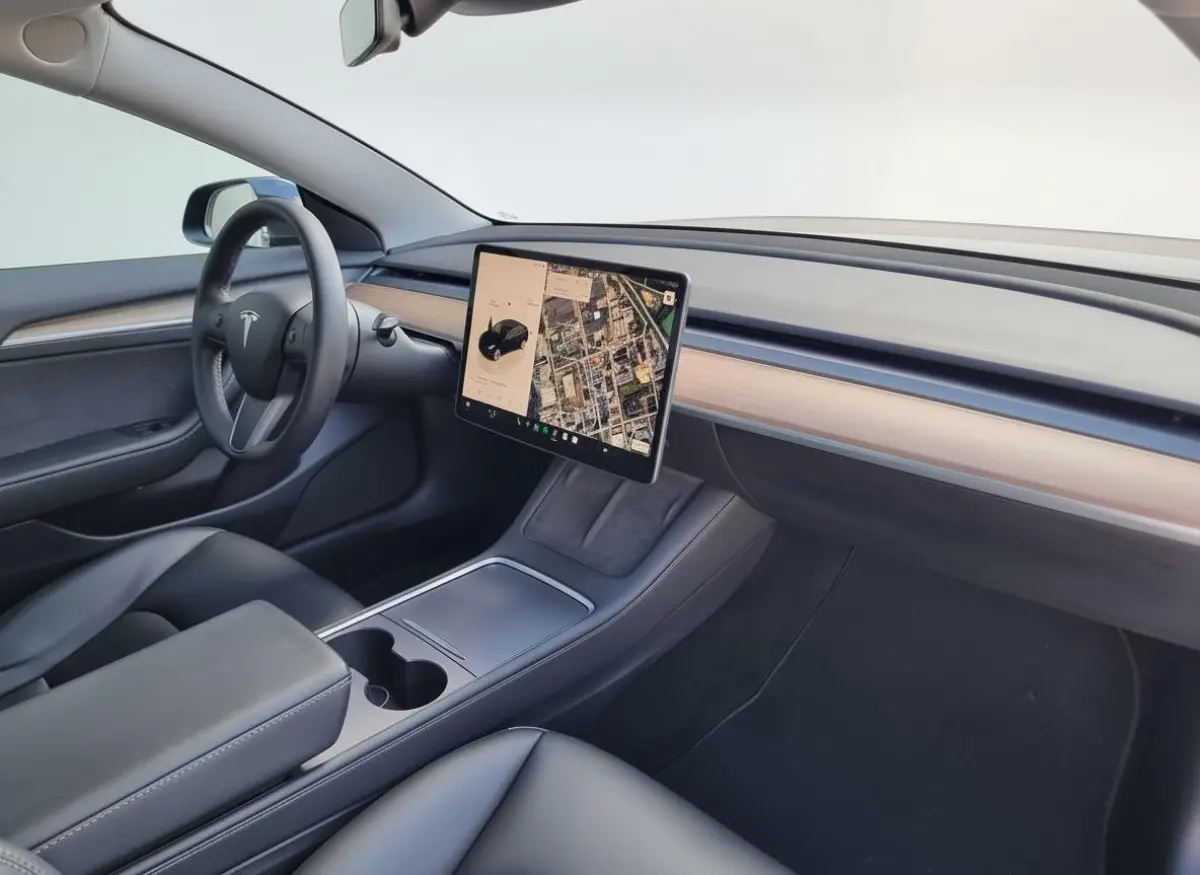 Standard RWD Plus 60kWh SOH 92,1% | Leder | Panoramadak | Climate control | Memory