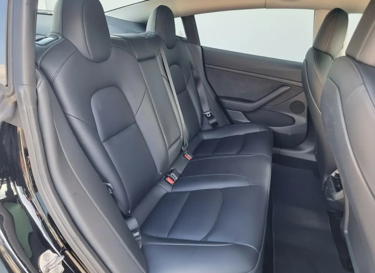 Standard RWD Plus 60kWh SOH 92,1% | Leder | Panoramadak | Climate control | Memory