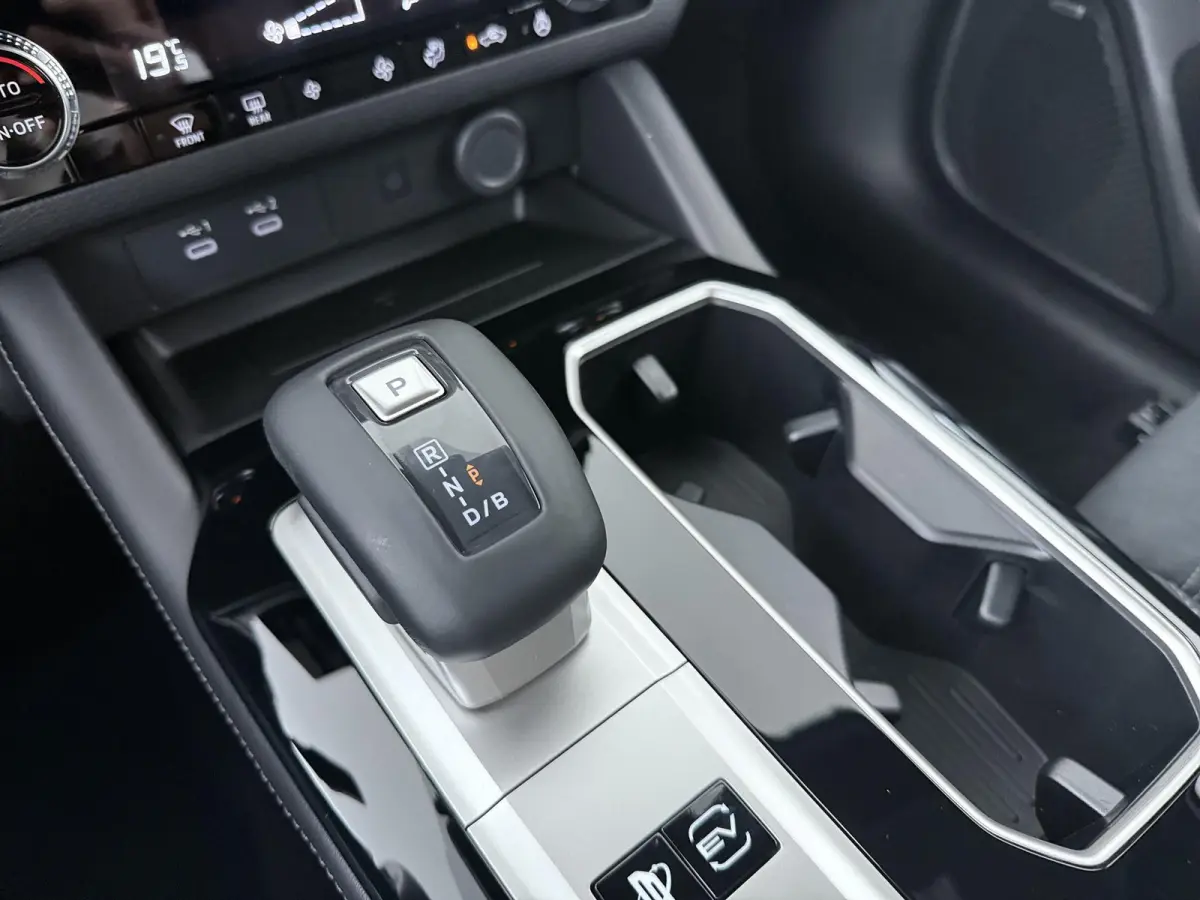 2.4 PHEV Business Edition | 8 Jaar Garantie! | Stoelverwarming | Adaptieve cruise control | Dodehoekdetectie