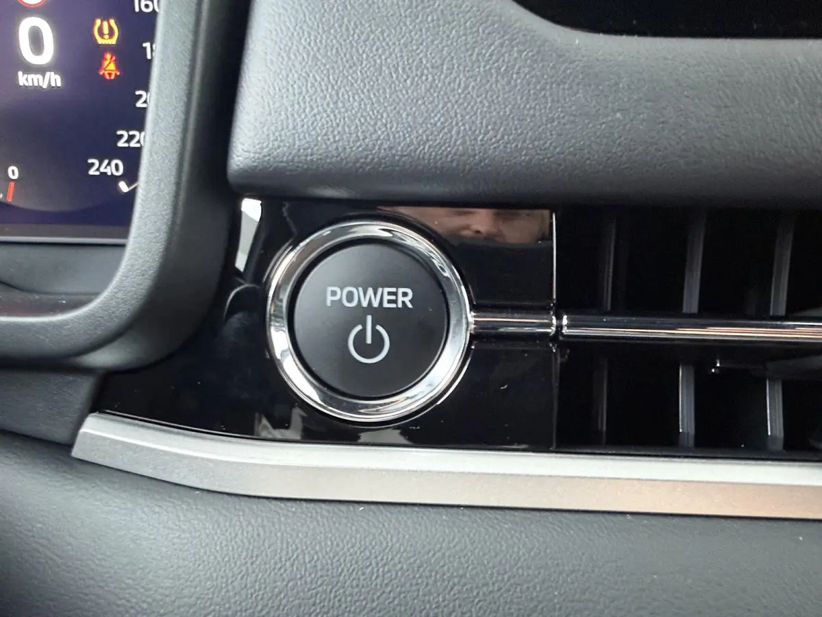 2.4 PHEV Business Edition | 8 Jaar Garantie! | Stoelverwarming | Adaptieve cruise control | Dodehoekdetectie